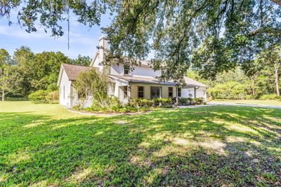 6551 Bogie Court, House other with 5 bedrooms, 2 bathrooms and null parking in Wesley Chapel FL | Image 3