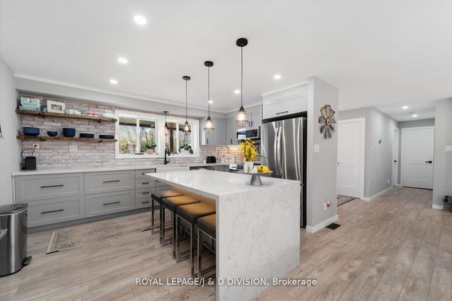 15 Malone Rd, House other with 6 bedrooms, 5 bathrooms and 4 parking in Jacksons Point ON | Image 5
