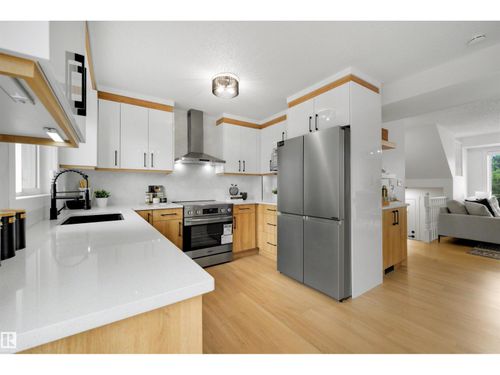 12611 47 St Nw, Edmonton, AB, T5A5B1 | Card Image