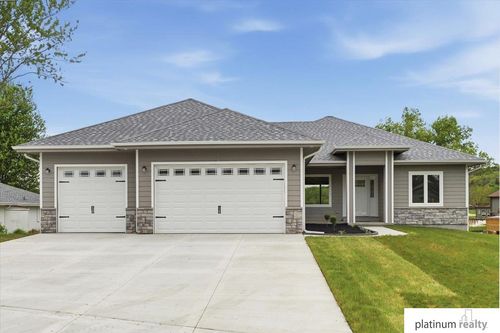 17214 Chalet Dr, Bellevue, NE, 68123-3005 | Card Image