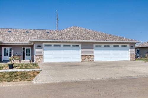105 E Lincoln Ave, Fairfield, IA, 52556-8644 | Card Image