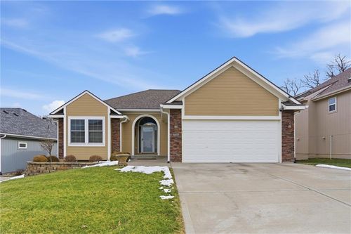 7101 N Cypress Ave, Kansas City, MO, 64119-5404 | Card Image