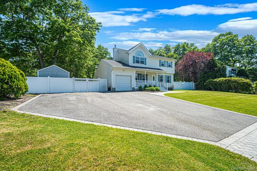 14 Gaetano Lane, Brookhaven, NY, 11727 | Card Image