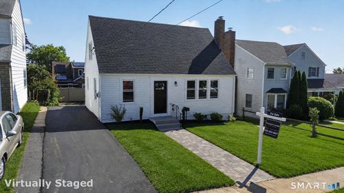 141 Laurel St, West Haven, CT, 06516-5646 | Card Image
