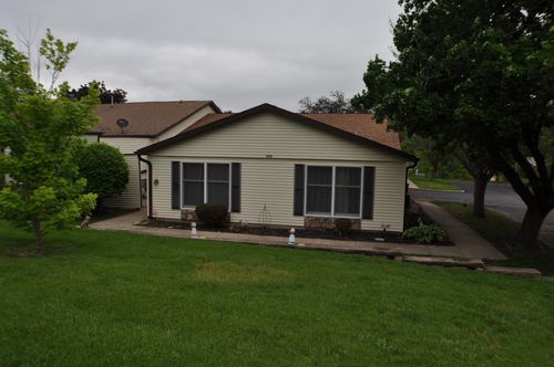 3214 W Carthage Drive, Freeport, IL, 61032 | Card Image