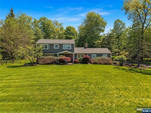 248 Wayfair Cir, Franklin Lakes, NJ, 07417-2933 | Card Image
