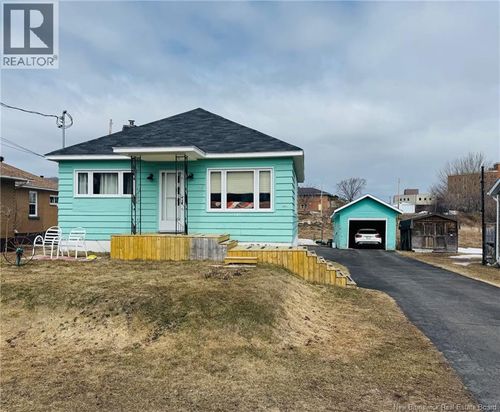 305 Princess St, Dalhousie, NB, E8C2E7 | Card Image