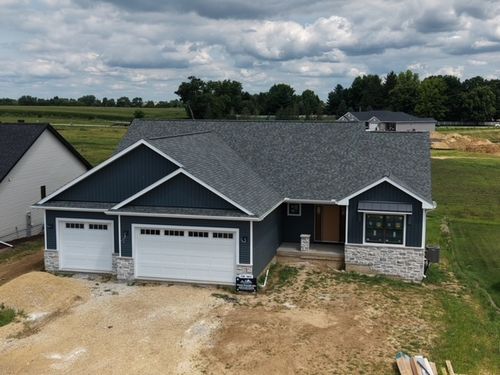 9 Viola Dr, Leclaire, IA, 52753-9784 | Card Image