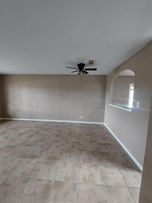 1707 W 7 Th St, Home with 3 bedrooms, 1 bathrooms and null parking in Freeport TX | Image 10