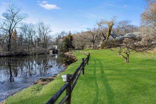 374 S Mountain Rd, New City, NY, 10956-5730 | Card Image