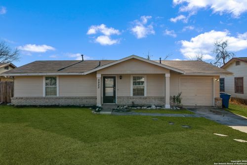 5822 Castle Hunt, San Antonio, TX, 78218-4111 | Card Image