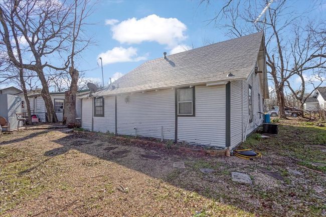 Rear view of home | Image 5