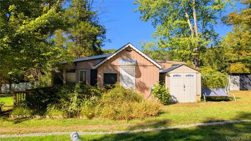 12-50 Glanhope Rd, East Fishkill, NY, 12533-7432 | Card Image