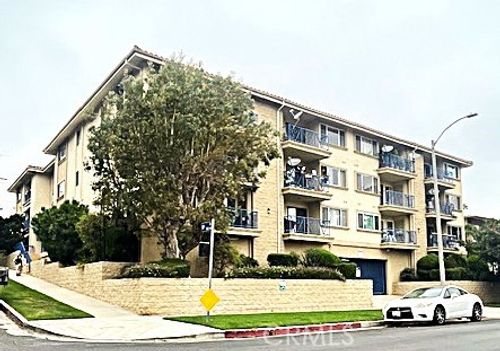 apt-105-1110 W 10th St, San Pedro, CA, 90731-3403 | Card Image