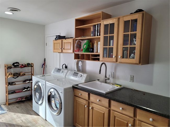 Apartment Laundry | Image 39