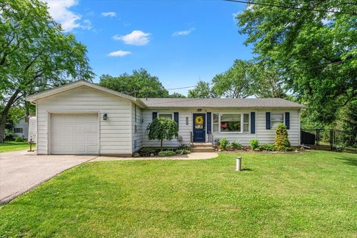 8013 Craig Dr, Wonder Lake, IL, 60097-8994 | Card Image