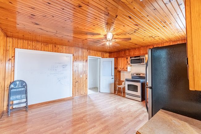 1204 Tinker St, House other with 3 bedrooms, 2 bathrooms and 2 parking in Seagraves TX | Image 6