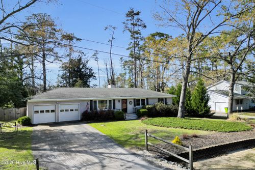 609 Edgehill Rd, Trent Woods, NC, 28562-7545 | Card Image