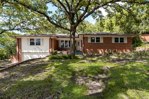 1719 W Day St, Denison, TX, 75020-5304 | Card Image