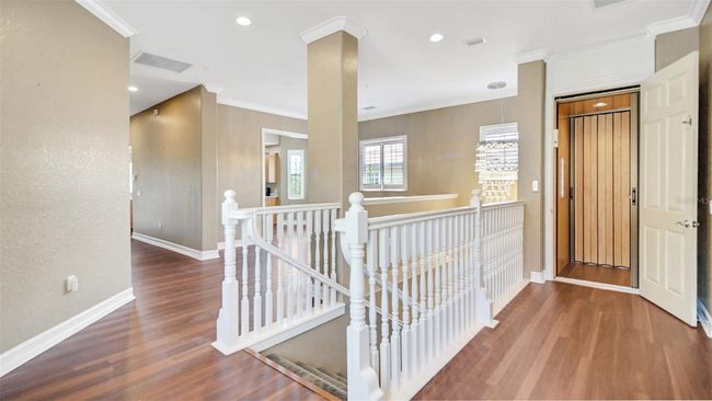 Entrance / Elevator | Image 21