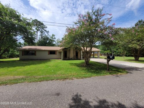 225 Trout Street, Waveland, MS, 39576 | Card Image