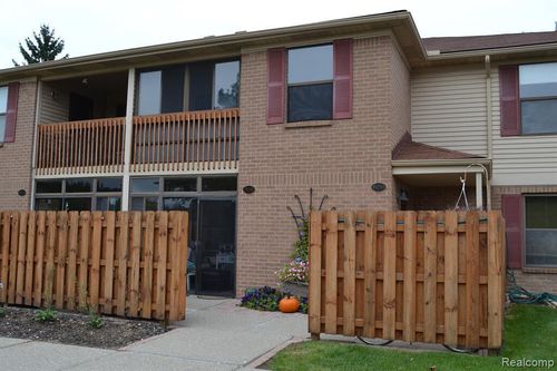 19259 Surrey Ln, Northville, MI, 48167-3141 | Card Image