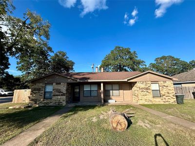 2301 W Creek Lane, House other with 2 bedrooms, 1 bathrooms and null parking in College Station TX | Image 1