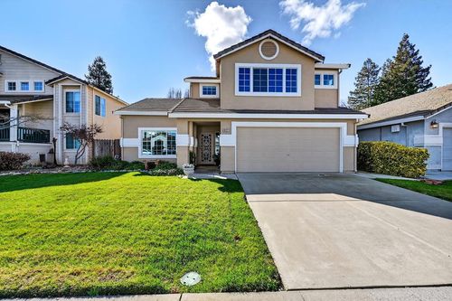 9122 Bungalow Way, Elk Grove, CA, 95758-1221 | Card Image
