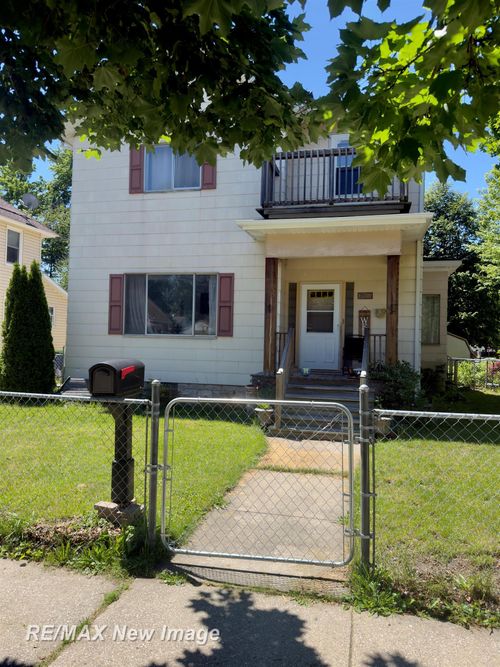 200 Raymond St, Bay City, MI, 48706-4373 | Card Image