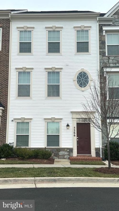 5266 Ridgeview Retreat Dr, CHANTILLY, VA, 20151-3992 | Card Image