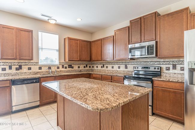 909 Highgrove Dr, House other with 4 bedrooms, 3 bathrooms and 2 parking in Spring Lake NC | Image 10