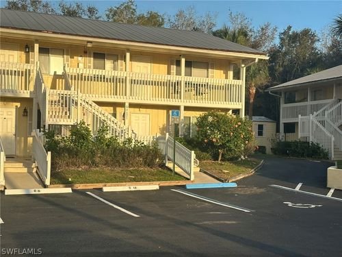 q6-4621 Bayshore Dr, NAPLES, FL, 34112-4352 | Card Image