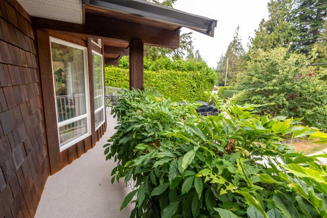 7858 Lohn Road, House other with 5 bedrooms, 3 bathrooms and 4 parking in Halfmoon Bay BC | Image 11