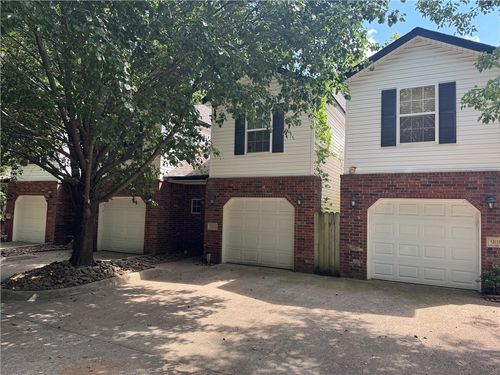 904 S Wood Ave, Fayetteville, AR, 72701-6669 | Card Image