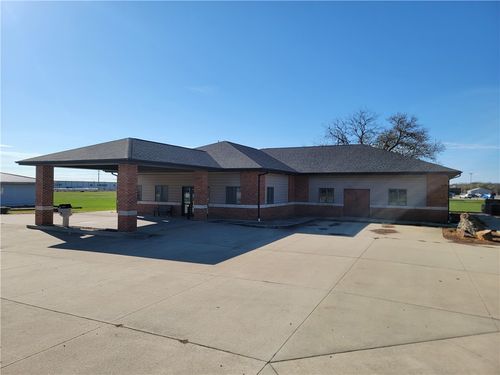 410 S Heinlein Dr, Shelbyville, IL, 62565-7800 | Card Image