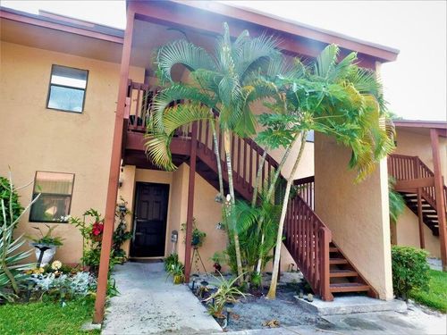 902 Lakeview Cir, Royal Palm Beach, FL, 33411-8796 | Card Image