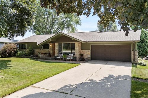 253 St. Rose Avenue, Fredonia, WI, 53021 | Card Image
