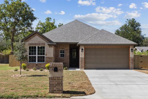 605 Madison St, Cleburne, TX, 76033-5758 | Card Image