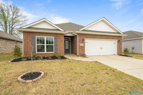 6073 Thorntons Way Cir Nw, Huntsville, AL, 35810-1431 | Card Image