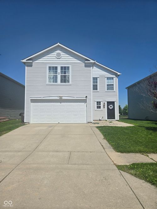 910 Highpointe Blvd, Shelbyville, IN, 46176-2452 | Card Image