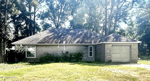 6817 Red Bud Ln, Ocean Springs, MS, 39564-9147 | Card Image