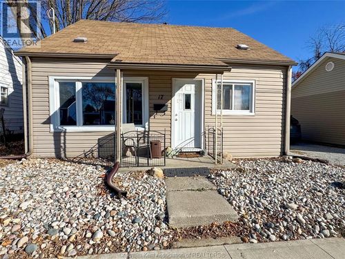 {{alt}} | Card Image