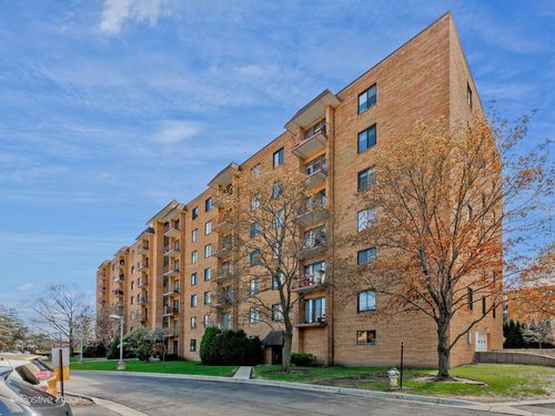 702-1717 W Crystal Ln, Mount Prospect, IL, 60056-5457 | Card Image