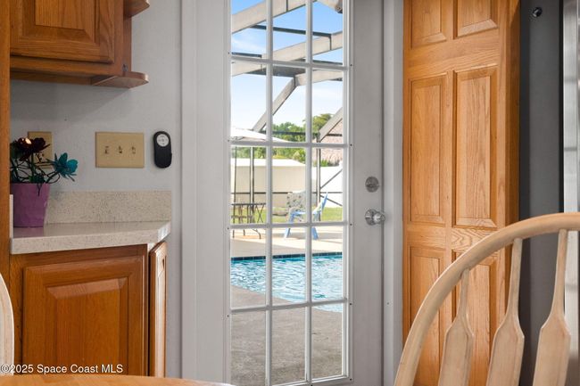 Pool access from Kitchen | Image 16
