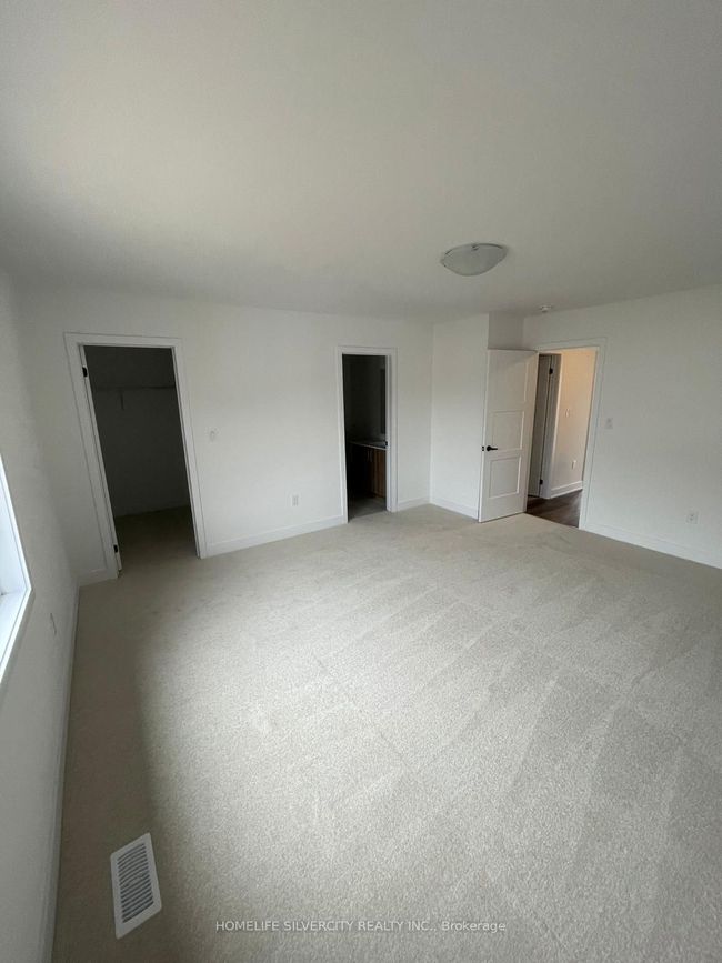 208 Prince William Way, House attached with 3 bedrooms, 3 bathrooms and 2 parking in Barrie ON | Image 7