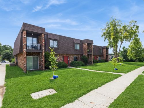 unit-5-4609 Woodland Ave, West Des Moines, IA, 50266-1777 | Card Image