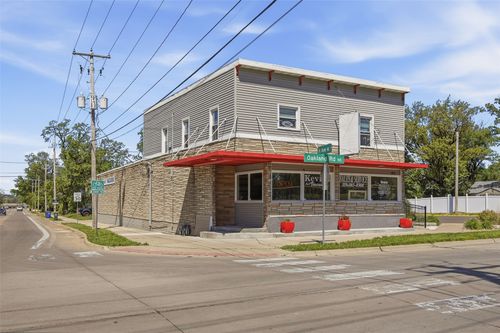 901 Oakland Rd Ne, Cedar Rapids, IA, 52402-4639 | Card Image