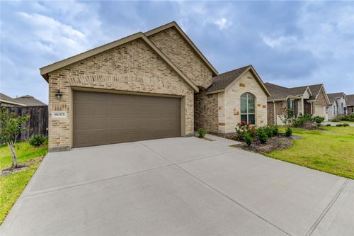 8015 Eagle Creek Ln, Richmond, TX, 77469-4086 | Card Image