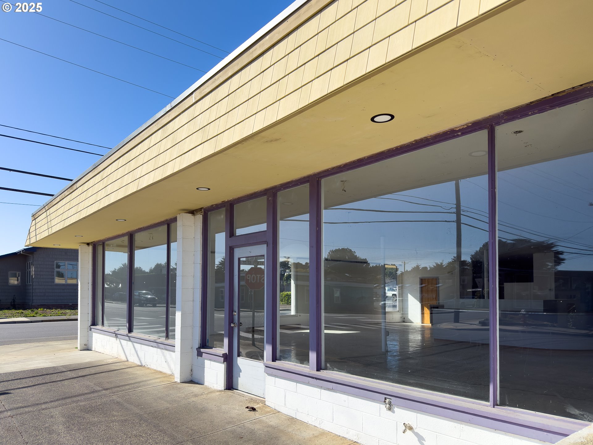 Commercial Sale in Bandon 2