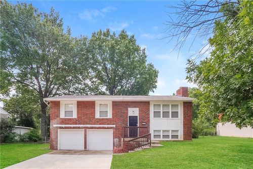 15415 E 41st St S, Independence, MO, 64055-4122 | Card Image